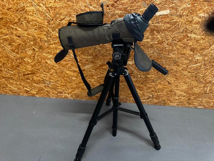 Barr and Stroud Spotting Scope + Statief & Stay-on Hoes, Audio, Tv en Foto, Optische apparatuur | Telescopen, Zo goed als nieuw