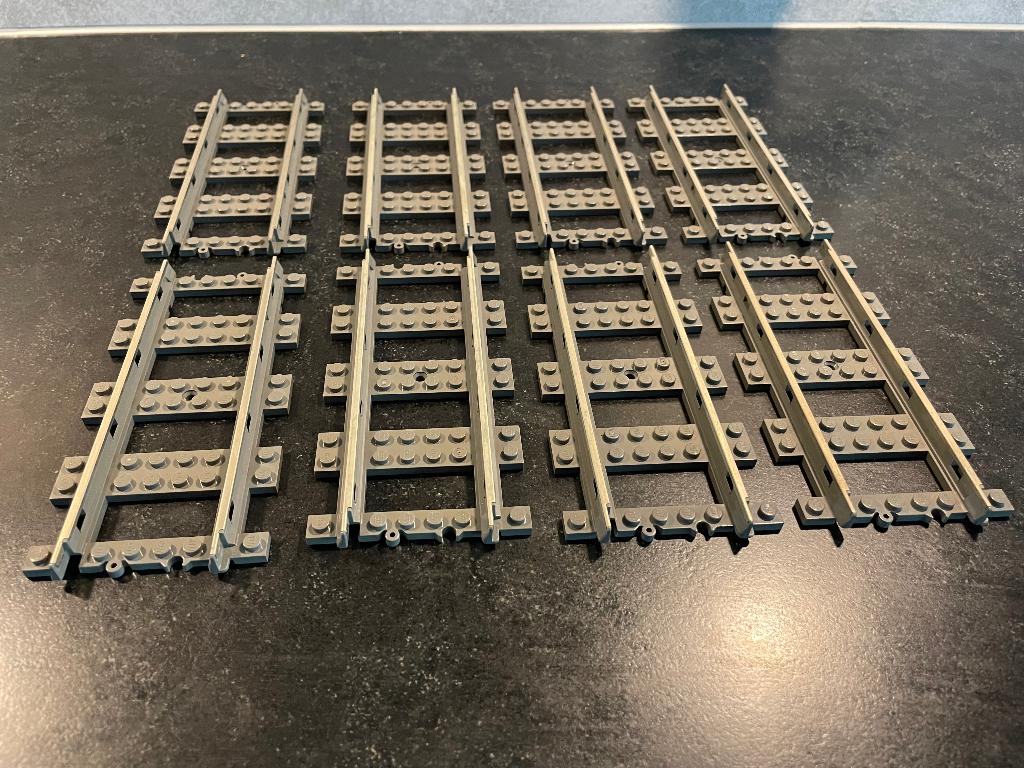 Lego 4515 trein rails recht 8 stuks 9V 9Volt, Kinderen en Baby's, Speelgoed | Duplo en Lego, Ophalen of Verzenden, Zo goed als nieuw