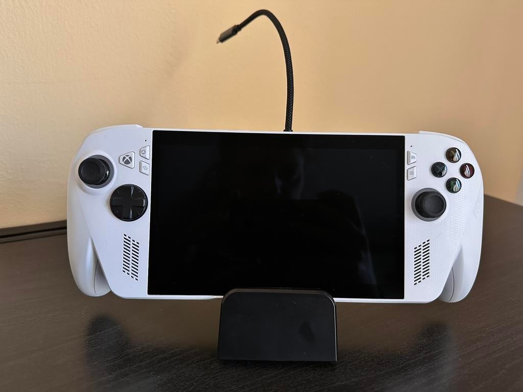 3x GEBRUIKT ROG XBOX Ally + controllers + tv stand (10/2025), Ophalen of Verzenden, Zo goed als nieuw