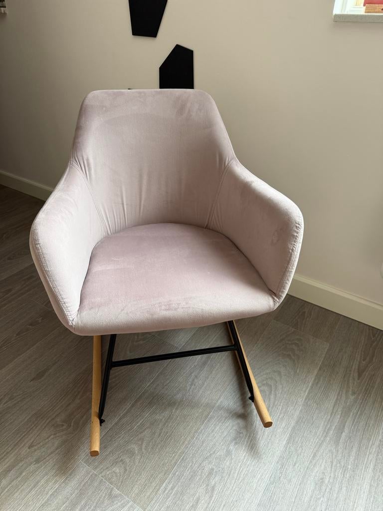 Schommelstoel oud roze velvet - perfect voor babykamer, Huis en Inrichting, Stoelen, Ophalen, Overige kleuren, Zo goed als nieuw