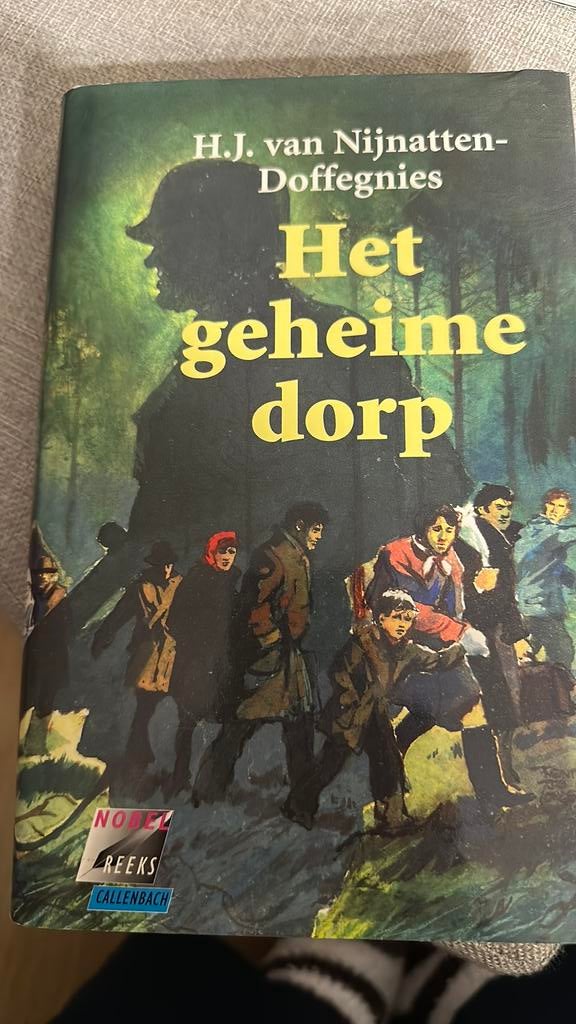 H.J. van Nijnatten-Doffegnies - Het geheime dorp, Boeken, Noord-Brabant, Ophalen of Verzenden, Zo goed als nieuw, H.J. van Nijnatten-Doffegnies
