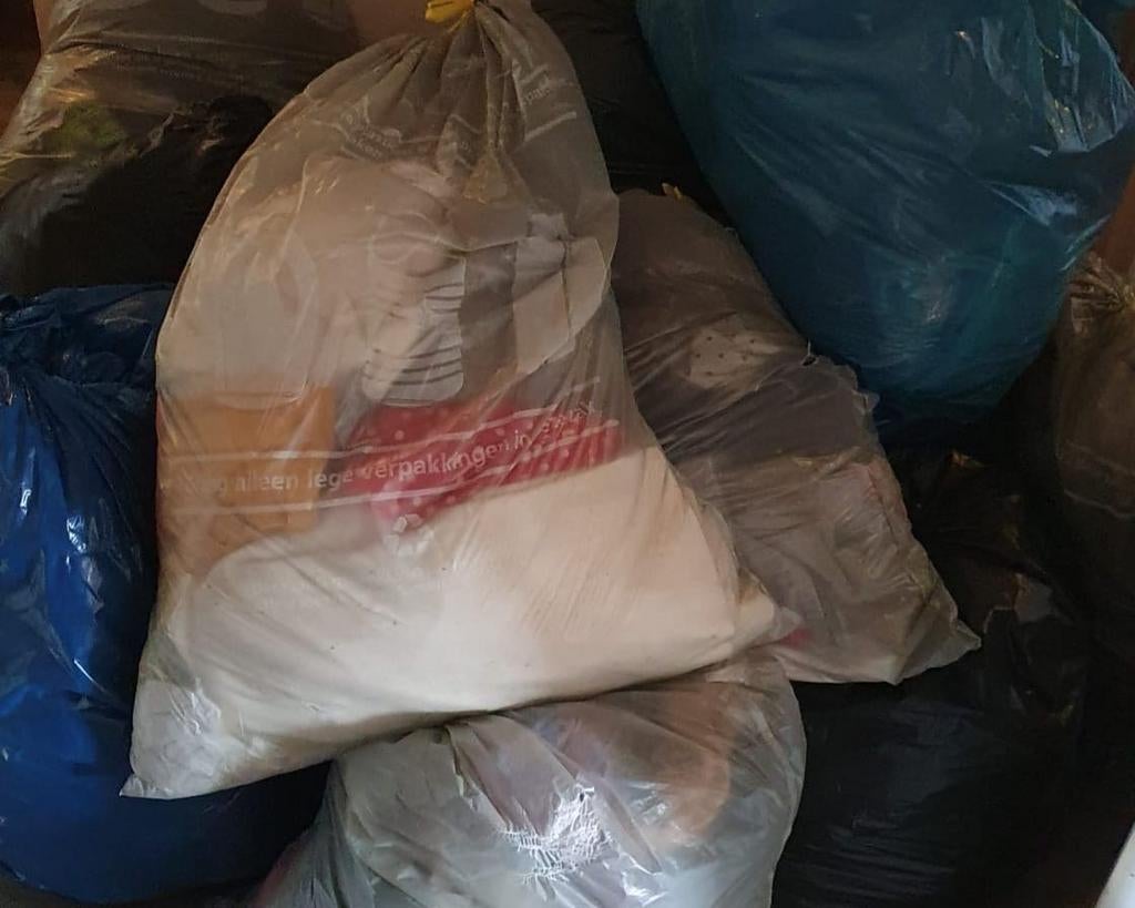 Partij kleding, Ophalen