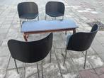 Mooi tafeltje met een set van 4 stoelen, Huis en Inrichting, Stoelen, Gebruikt, Zwart, Ophalen of Verzenden, Vier