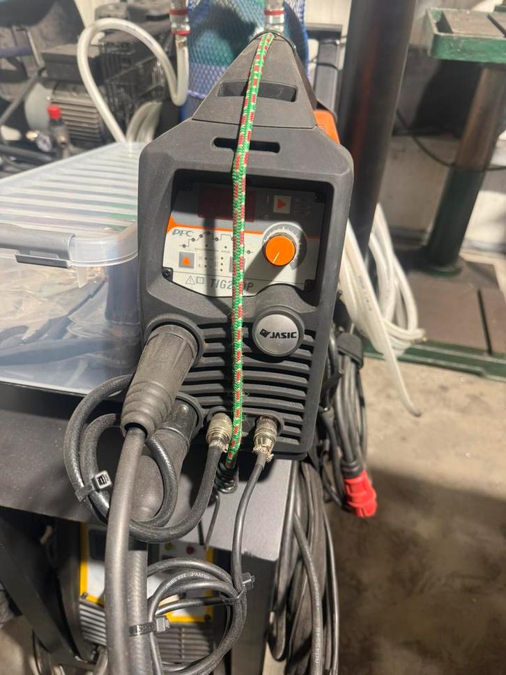 Jasic TIG 200P PFC Lasapparaat, Doe-het-zelf en Verbouw, Gereedschap | Lasapparaten, Zo goed als nieuw, Tig, 150 tot 250 ampère