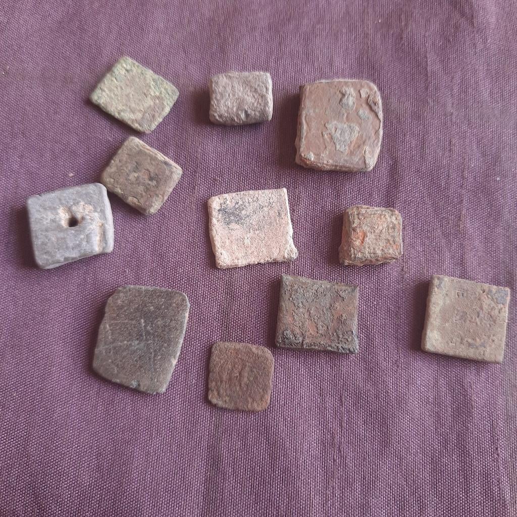 Bodemvondst Friesland: 11 Muntgewichtjes, Verzenden