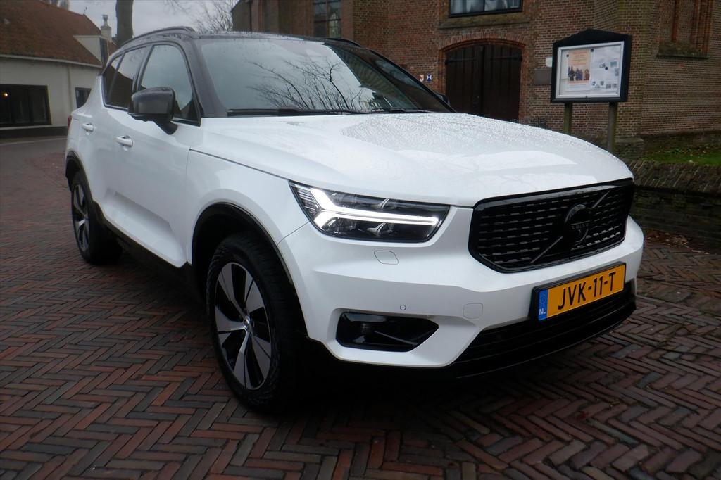 Volvo Xc40 T5 Twin Engine 262pk Geartronic R-Design Expressi, 12 maanden, 1712 kg, 179 pk, Wit