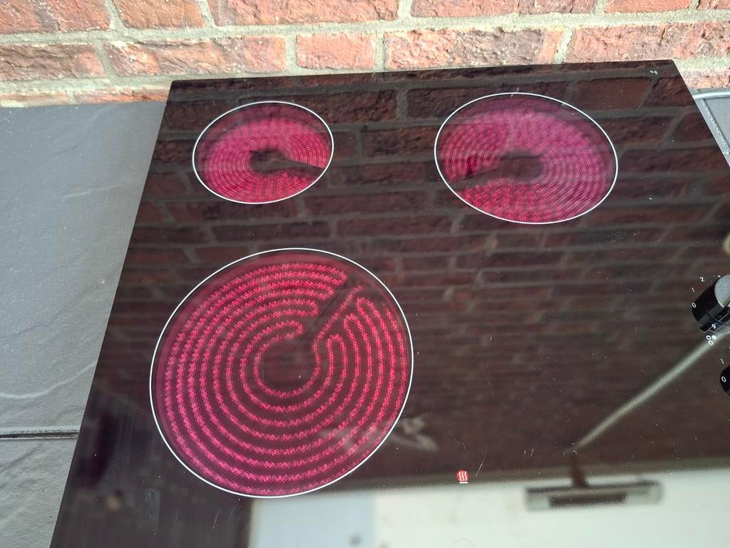 Glaskeramische kookplaat. ( inbouw), Witgoed en Apparatuur, Kookplaten, Ophalen, Inbouw, Keramisch, 3 kookzones of minder