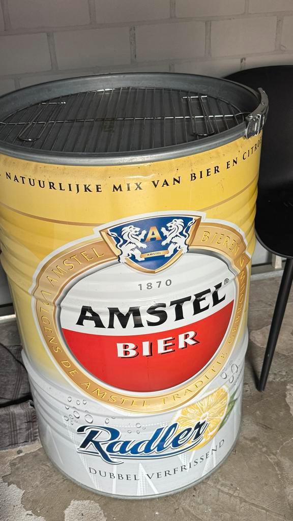 BarrelQ Amstel Radler BBQ met hoes, Tuin en Terras, Houtskoolbarbecues, Gebruikt, Met accessoires, Ophalen