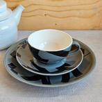 Arabia Finland Domino kop en schotel met bordje, Keramiek, Ophalen of Verzenden, Zo goed als nieuw, Nvt