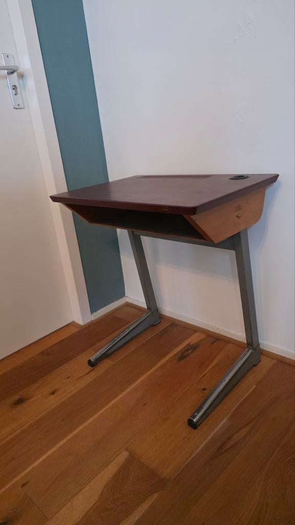 Galvanitas schooltafel Oosterhout met inktpot, Ophalen