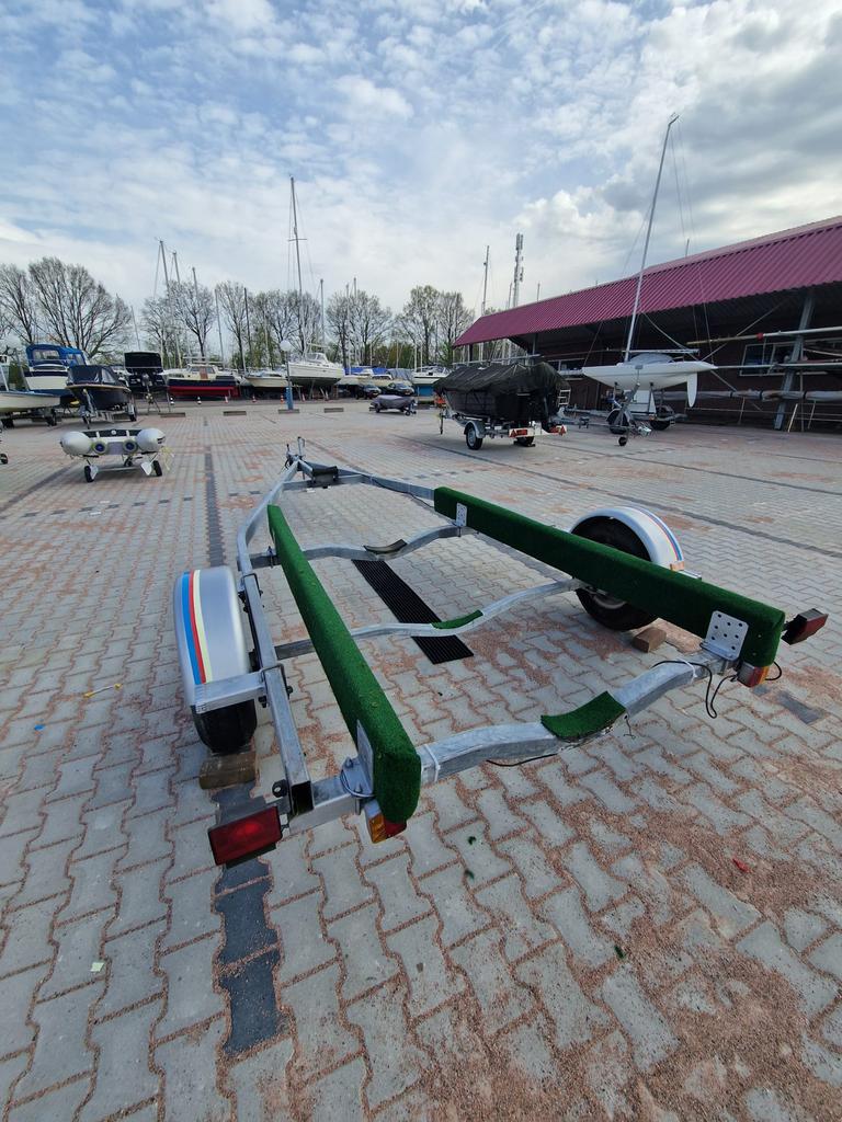 Koopje, moet weg! Boottrailer 6.30m x 2.40m., Watersport en Boten, Boottrailers, Ophalen, Gebruikt, Minder dan 6 meter, Overige typen