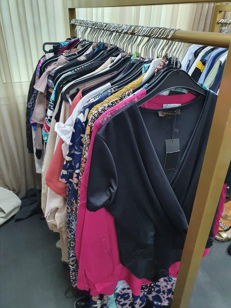 Partij pakket dames kleding merkkleding mix maten merken, Kleding | Dames, Ophalen of Verzenden, Zo goed als nieuw, Maat 38/40 (M)
