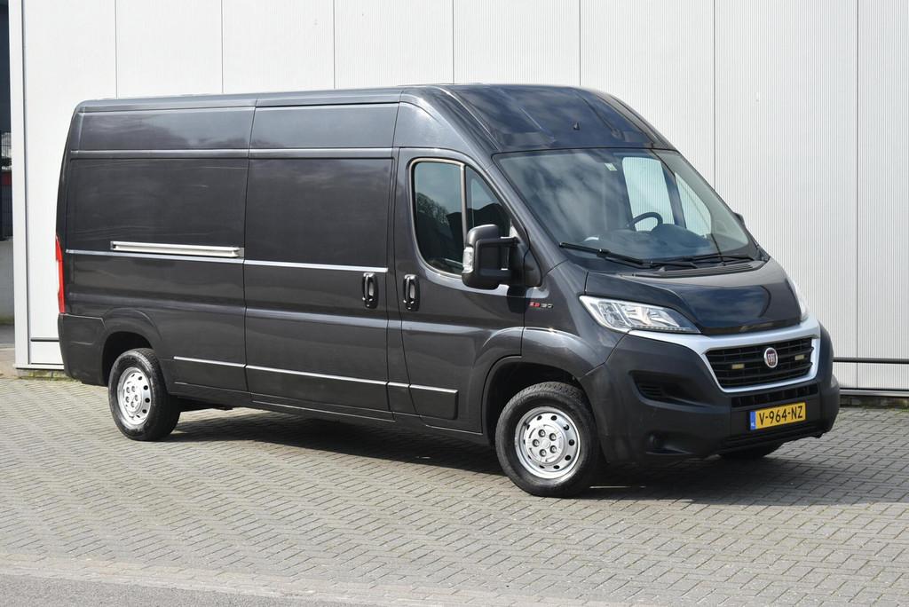 Fiat Ducato bestel 33 2.3 Mj L3H2 Euro 6 Clima Airco Cruise, Auto's, Bestelauto's, Stof, Gebruikt, 2500 kg, Zwart