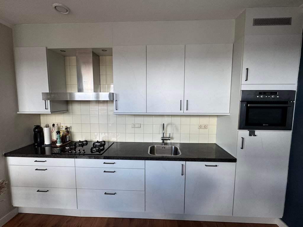 Gebruikte keuken incl. apparatuur / composiet blad, Huis en Inrichting, Ophalen, Wit, Hoekkeuken, Zo goed als nieuw