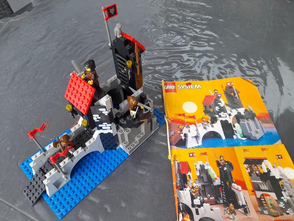 LEGO 6075 Wolfpack Tower, Kinderen en Baby's, Speelgoed | Duplo en Lego, Gebruikt, Lego, Ophalen of Verzenden, Complete set
