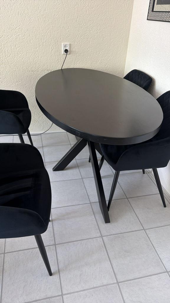 Zo goed als nieuwe eethoek: ovale tafel met 4 velvet stoelen, Huis en Inrichting, Tafels | Eettafels, Ophalen, 50 tot 100 cm, Zo goed als nieuw