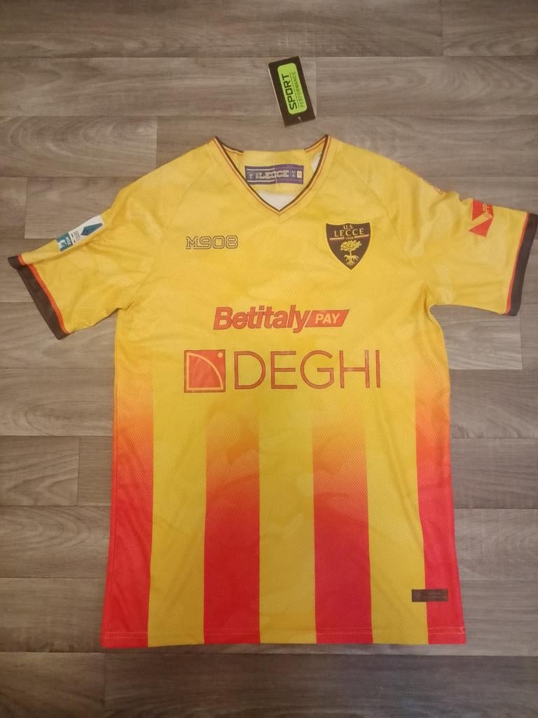 US Lecce voetbalshirt maat M - Nieuw met labels, Maat M, Ophalen of Verzenden, Nieuw, Shirt