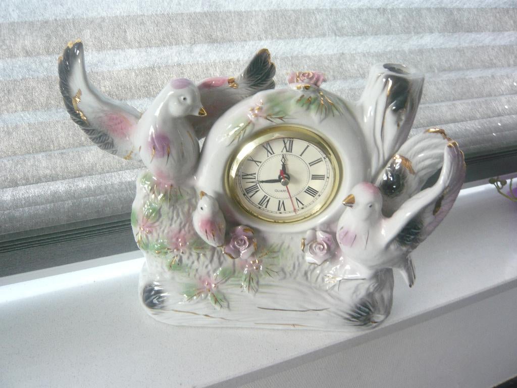 pendule vintage porcelein vogels, Huis en Inrichting, Ophalen of Verzenden, Zo goed als nieuw, Analoog, Wekker of Tafelklok