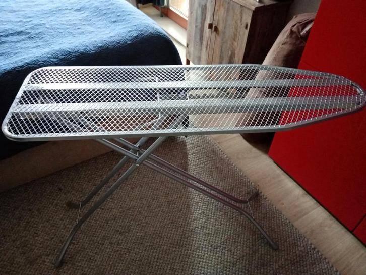 Strijkplank - Compact en Opvouwbaar, Witgoed en Apparatuur, Strijkijzers en Strijkplanken, Gebruikt, Ophalen of Verzenden