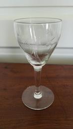 Gegraveerd glas doorsnede 6,1 cm en hoogte 13,7 cm, Antiek en Kunst, Ophalen of Verzenden