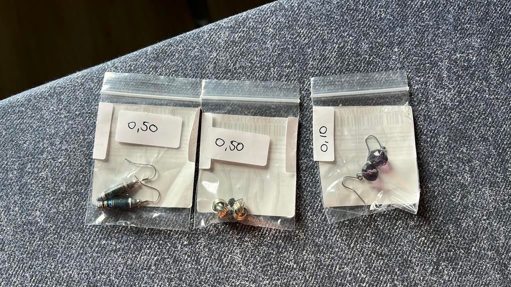 3 paar oorbellen, Ophalen of Verzenden, Gebruikt, Blauw, Overige materialen