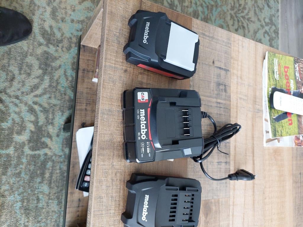 Metabo lader met 2x accu, Ophalen of Verzenden, Nieuw, Boor- en Schroefmachine