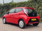 Toyota AYGO AUTOMAAT 1.0 VVT-i x-play (bj 2016), Auto's, Toyota, Automaat, Elektrische ramen, Gebruikt, Euro 6
