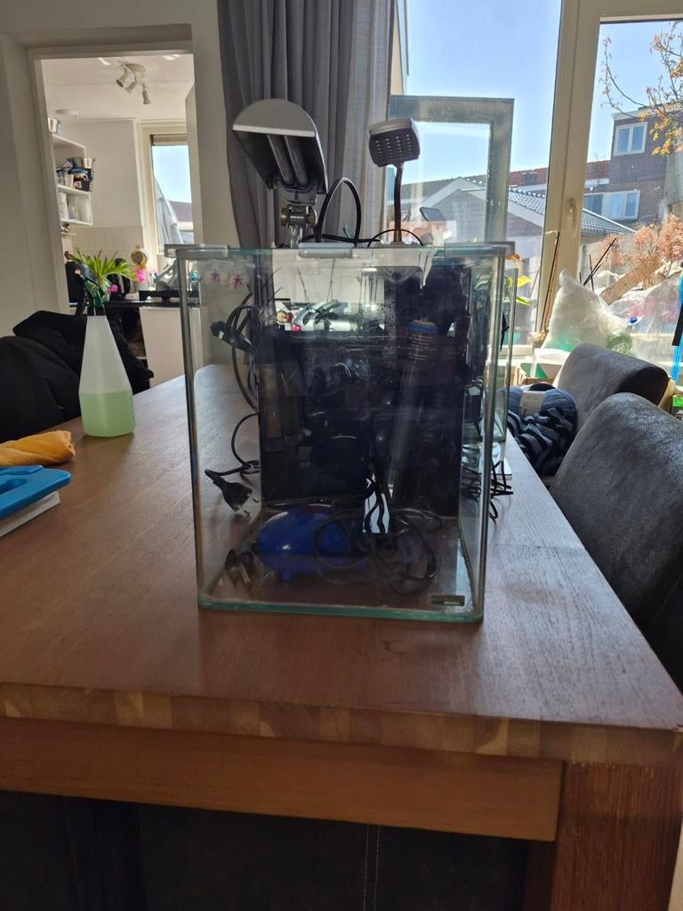 Complete starterset aquarium Dennerle nano cube, Ophalen, Gebruikt, Dennerle, Leeg aquarium