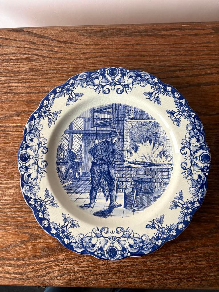 Wandbord blauw-wit met smid, aangeboden door Klundert, Antiek en Kunst, Ophalen of Verzenden