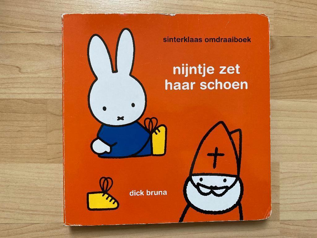 Nijntje zet haar schoen / Nijntje zingt voor sinterklaas, Ophalen of Verzenden, Gelezen, 1 tot 2 jaar