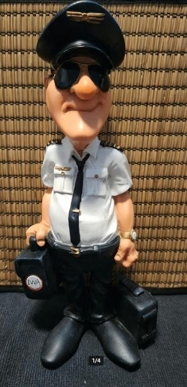 Comical World Of Stratford Piloot groot, Ophalen of Verzenden, Nieuw, Mens