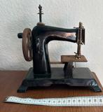 Antieke Miniatuur Naaimachine van Müller, Ophalen of Verzenden