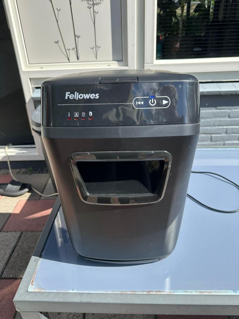 Papier versnipperaar zwart, merk fellowes, Ophalen