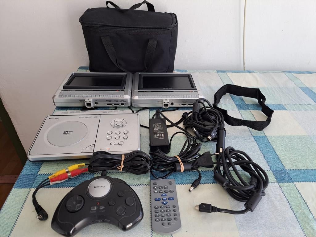 Venturer portable auto dvd speler met 2 schermpjes, Spelcomputers en Games, Spelcomputers | Sega, Ophalen of Verzenden, Zo goed als nieuw