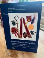 Daar wwrd aan de deur geklopt sinterklaas boek, Ophalen of Verzenden, Zo goed als nieuw