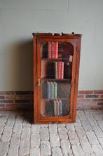 Prachtige antieke eiken houten biedermeier hang hoekkast.