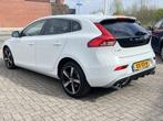 Volvo V40 1.5 T3 Automaat R-Design Navigatie Camera Harman K, 4 cilinders, 700 kg, Wit, Origineel Nederlands