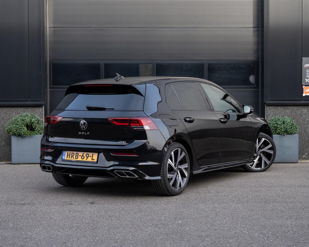 Volkswagen Golf 1.5 eTSI 2X R-Line 150PK | Pano | Keyless |, Auto's, Volkswagen, 1498 cc, 4 cilinders, Alcantara, Zwart
