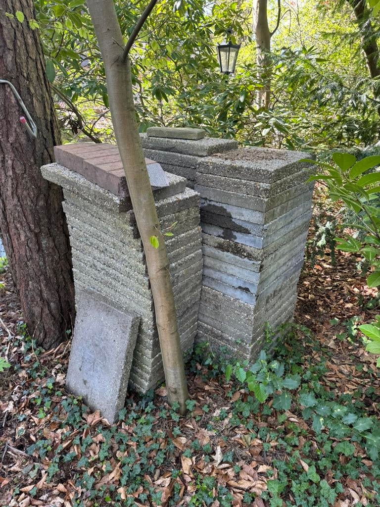 Ongeveer 60 grinttegels GRATIS, Tuin en Terras, Tuinhuizen, Ophalen, Gebruikt, Overige typen