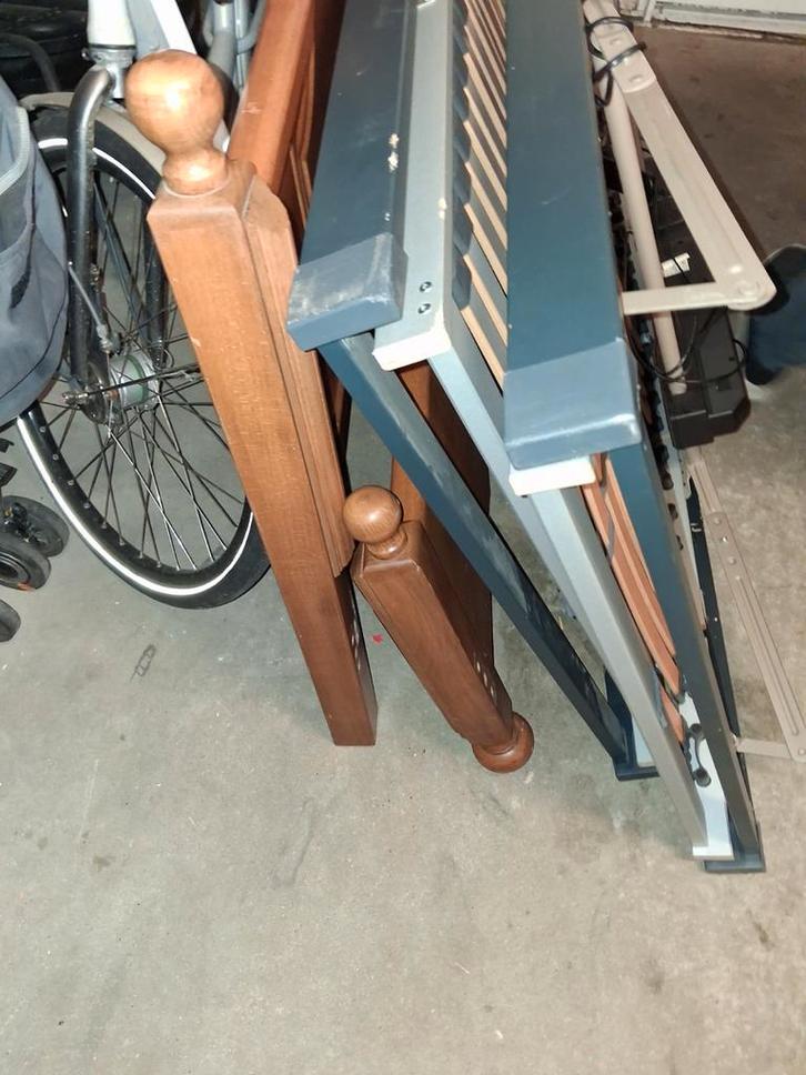 Verstelbaar lattenbodem met houten bedframe, Huis en Inrichting, Slaapkamer | Bedden, Gebruikt, Eenpersoons, 90 cm, 200 cm, Hout