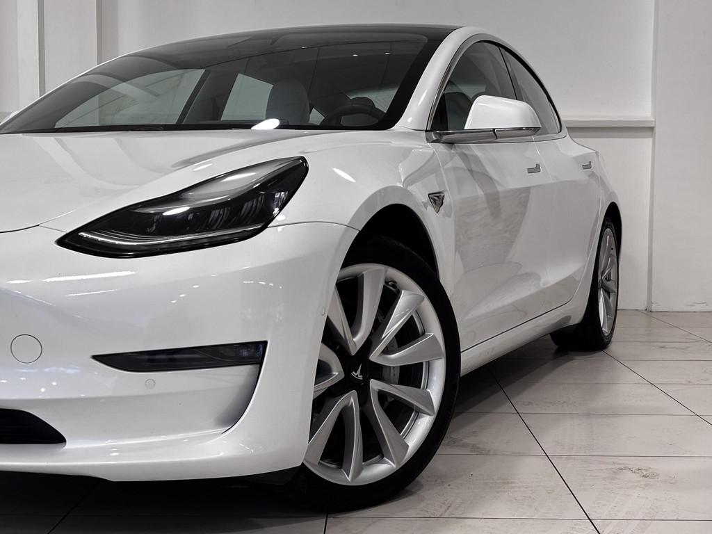 Tesla Model 3 Long Range AWD 75 kWh | Wit leder | Trekhaak |, Auto's, Tesla, Automaat, Stof, Wit, 351 pk