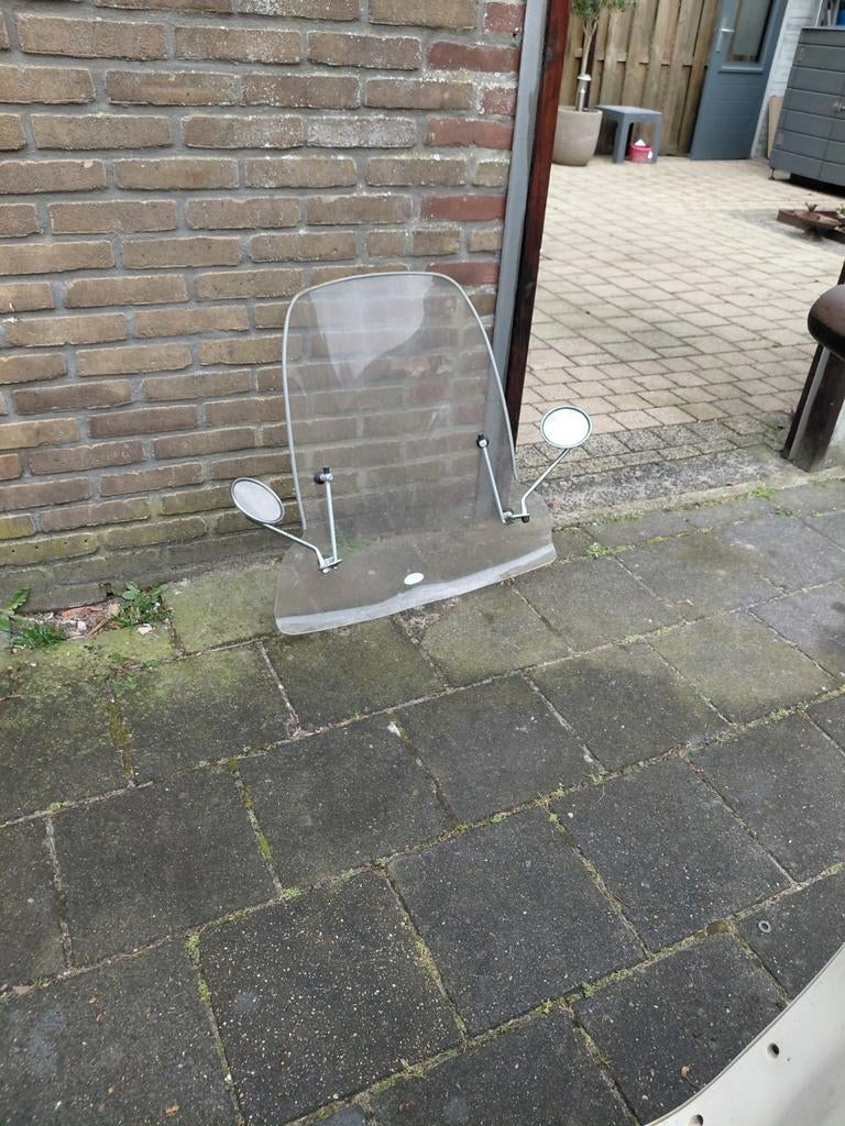 SYM Mio Scooter - Bruin/Wit - Inclusief Windscherm, Ophalen, Gebruikt, Benzine, Mio