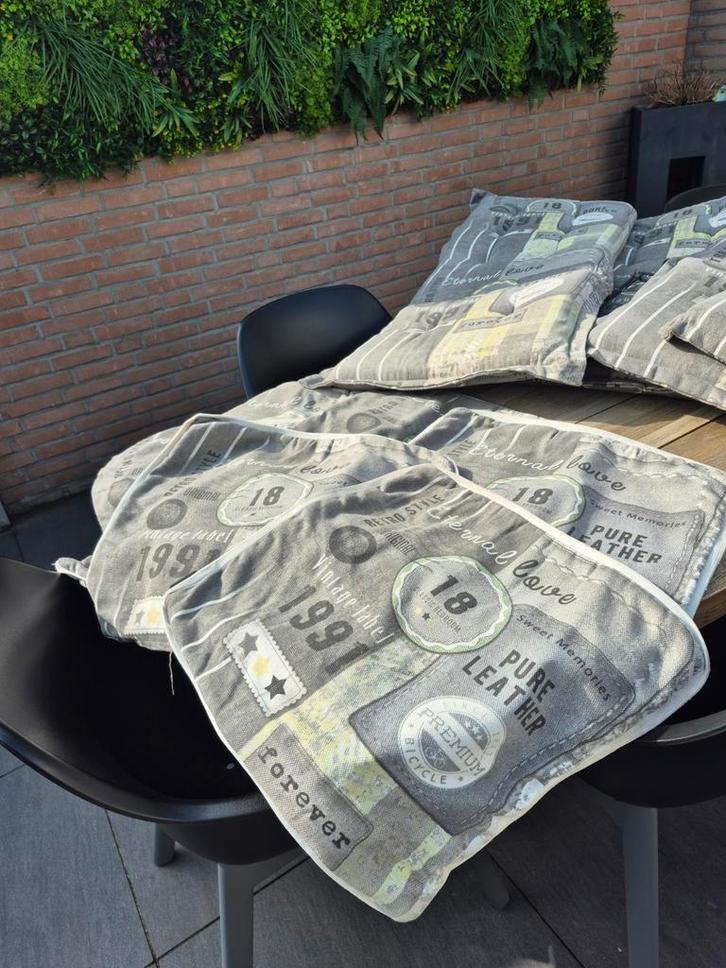 6 Stoelkussens en hoezen 45x45 - Zeer goede staat, Tuin en Terras, Tuinmeubel-accessoires, Zo goed als nieuw, Ophalen