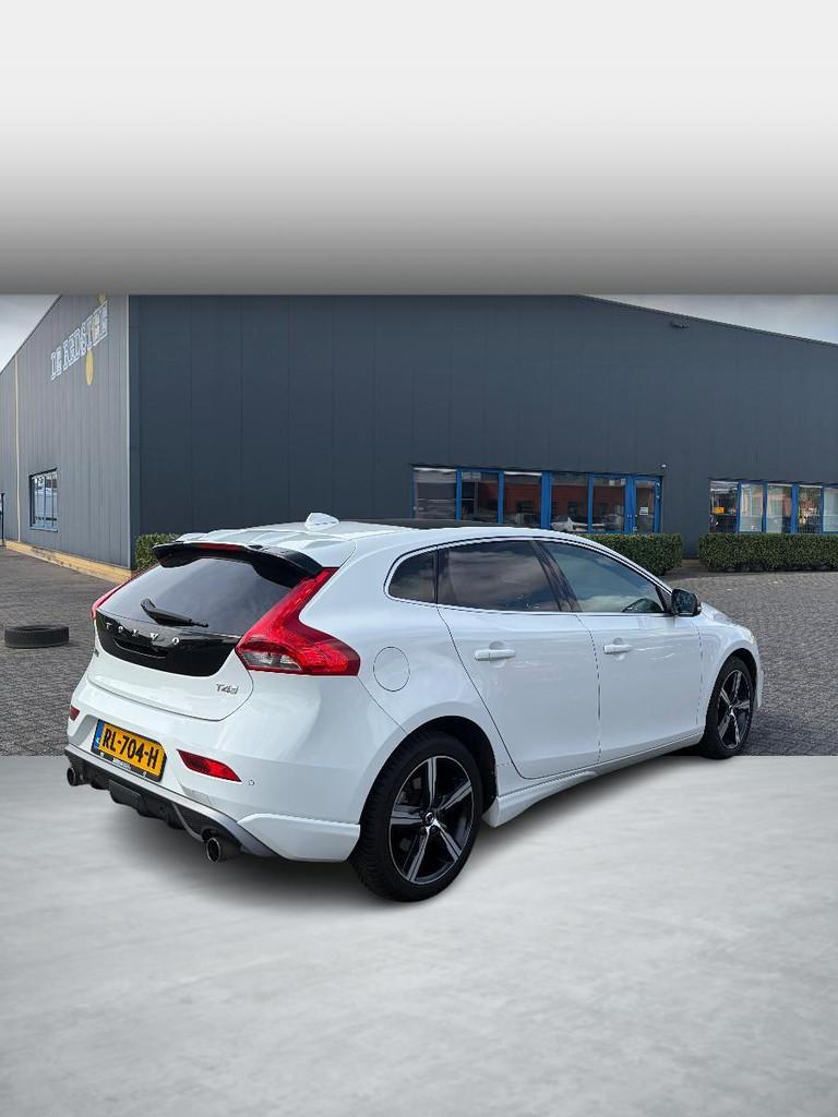 Volvo V40 2.0 T4 Business Sport | Trekhaak Afneembaar | Pano, Auto's, Volvo, 12 maanden, Gebruikt, Euro 6, Wit