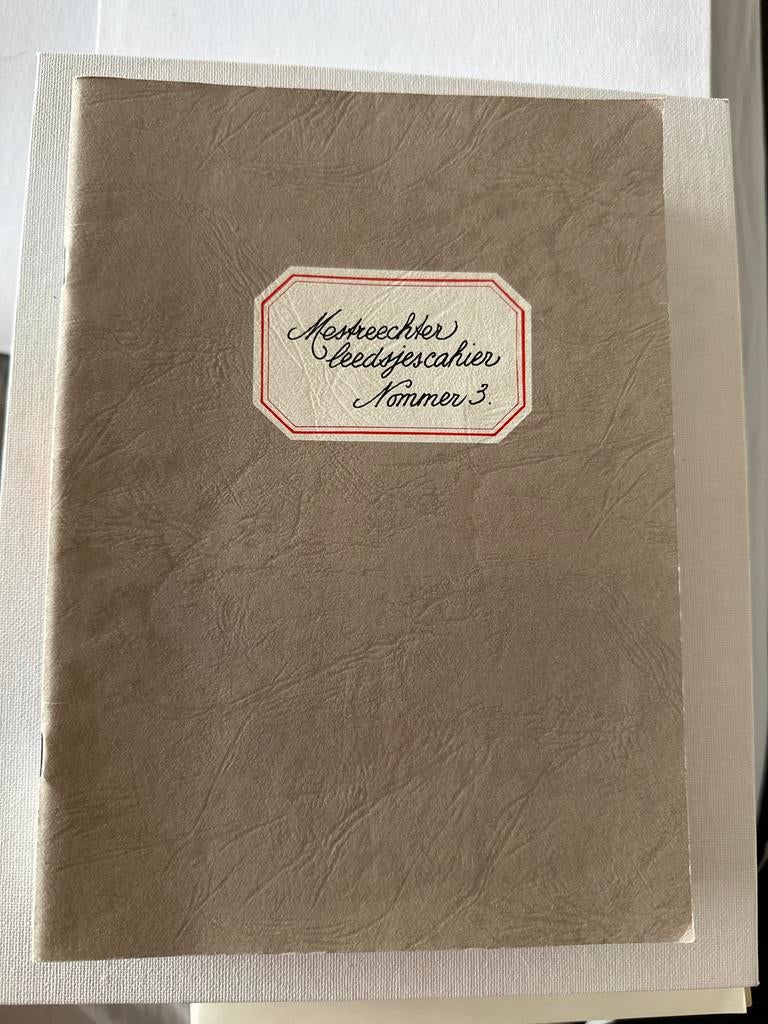 Maastrichts Liedjes Cahier Nummer 3 - Zeldzaam, Ophalen of Verzenden, Zo goed als nieuw