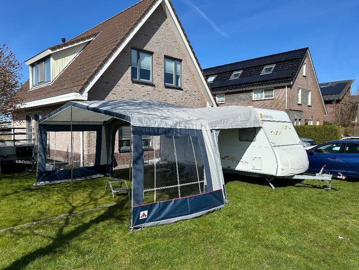 Sterckeman  Caravan 470 CP, Caravans en Kamperen, Caravans, Particulier, tot en met 4, 750 - 1000 kg, Treinzit, Sterckeman, Frans bed