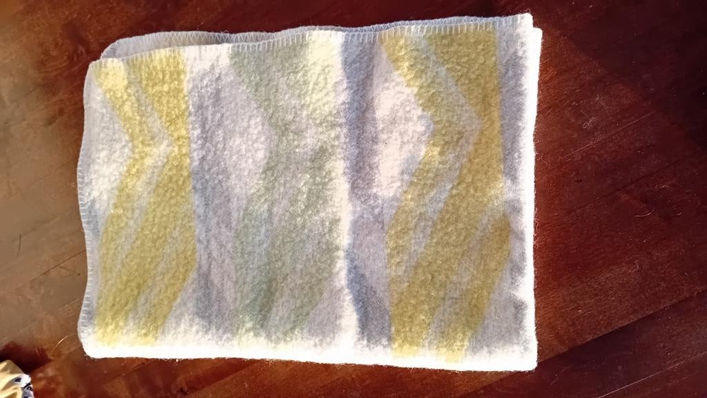 Wollen deken voor kinderbed - Geel/wit patroon, Ophalen of Verzenden, Zo goed als nieuw, 100 cm of meer, Deken