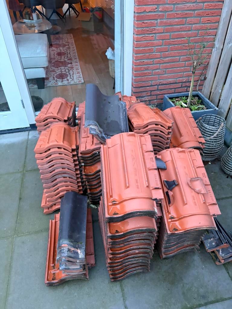 Dakpannen gratis, Steen of Klei, Ophalen of Verzenden, Zo goed als nieuw, 15 m² of meer