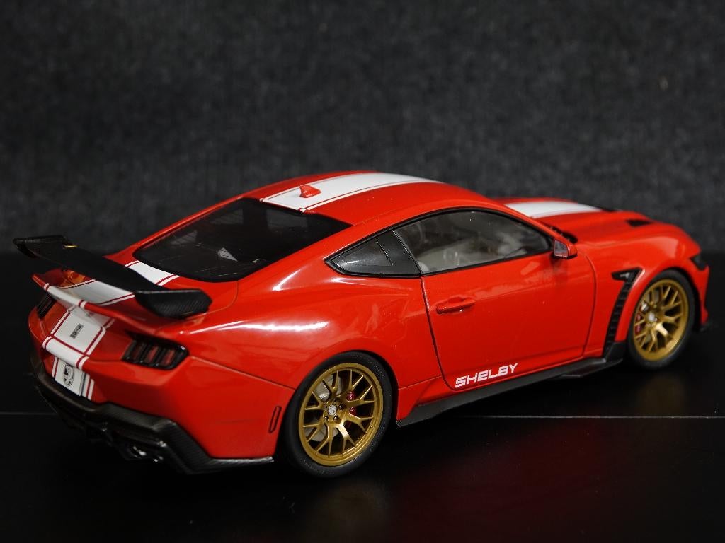 Solido 1:18 2025 Ford Mustang Shelby Super Snake rood, Hobby en Vrije tijd, Modelauto's | 1:18, Solido, Auto, Solido, Onbekend