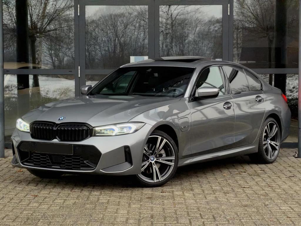 BMW 3-Serie 320e 204pk Aut 2023 Grijs, Auto's, BMW, Automaat, 1998 cc, Achterwielaandrijving, 163 pk